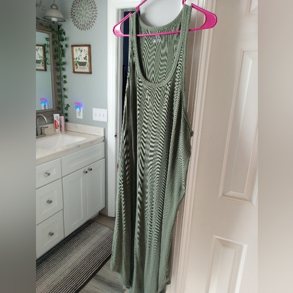 Aerie dress - Picture 1 of 4